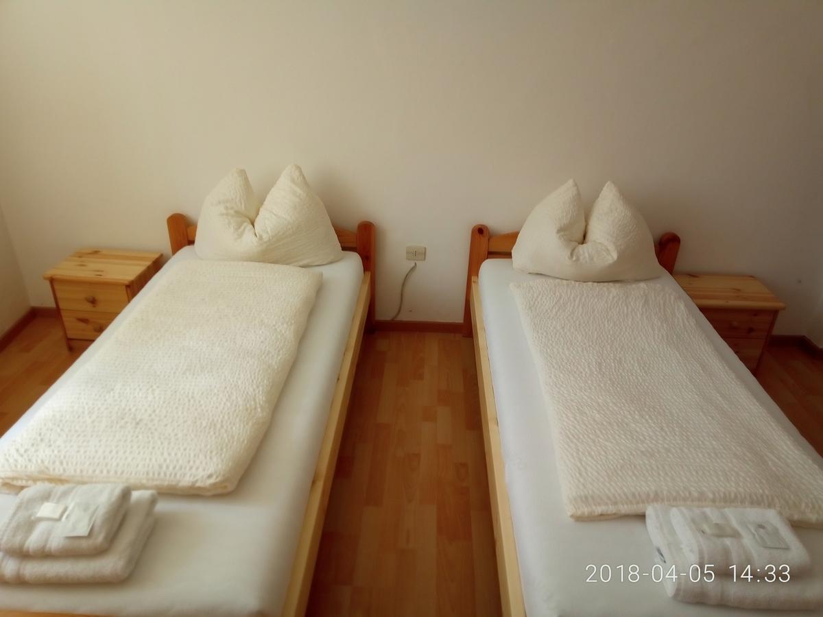 Gasthof Mondschein Hotel Merano Ngoại thất bức ảnh